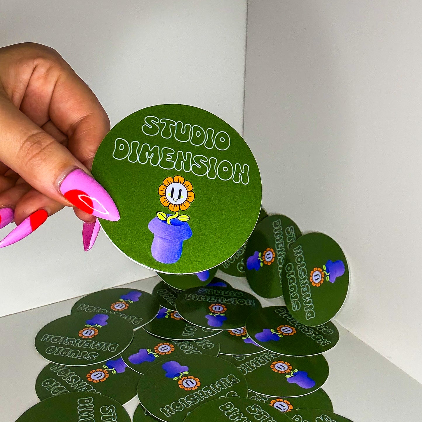 STUDIO DIMENSION STICKER