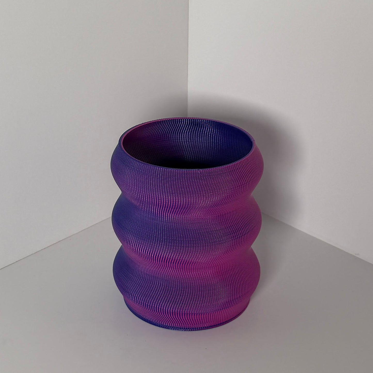 FLOW PLANTER, SMALL - SWISHER SWEET