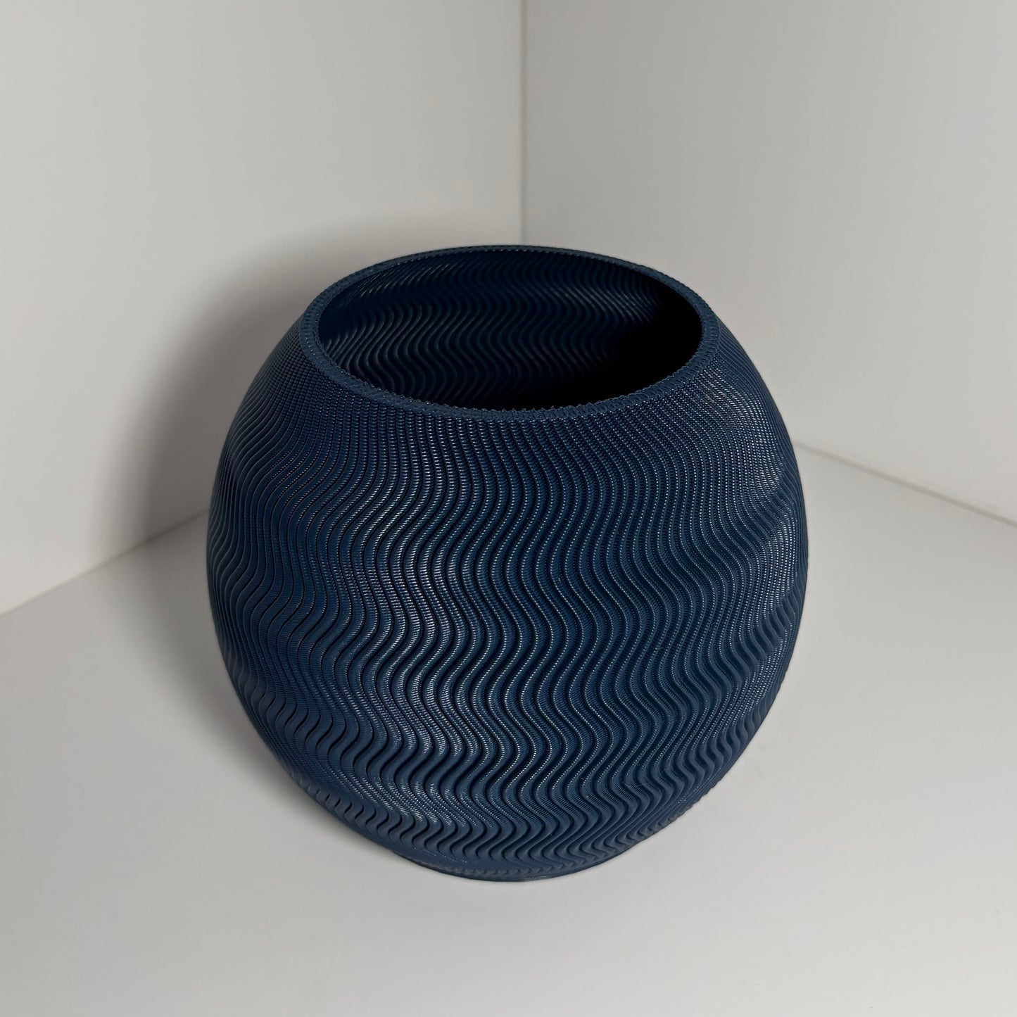 GLOBE PLANTER - NAVY