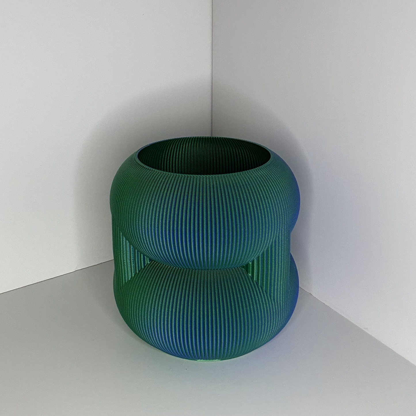 ORBIT PLANTER - GREENBLUE