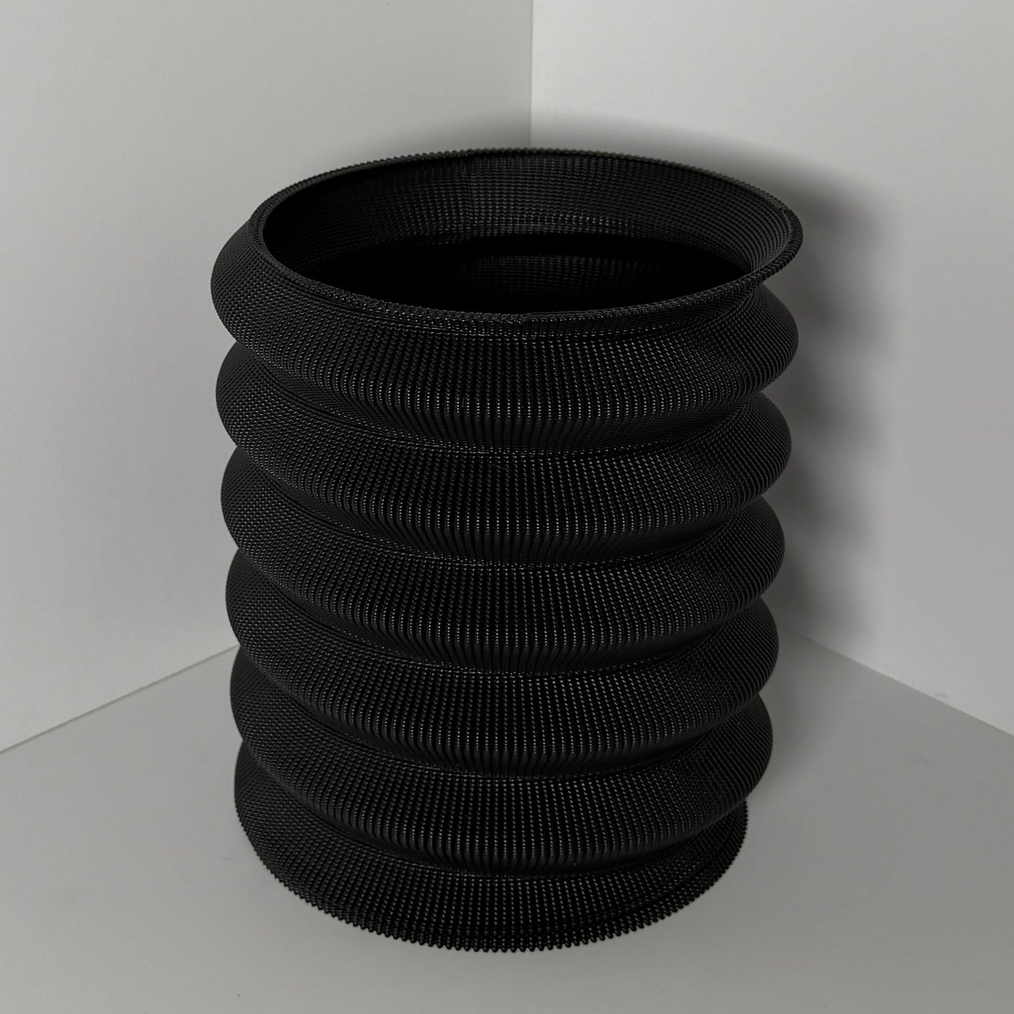 SWIRL PLANTER, LARGE - JET BLACK