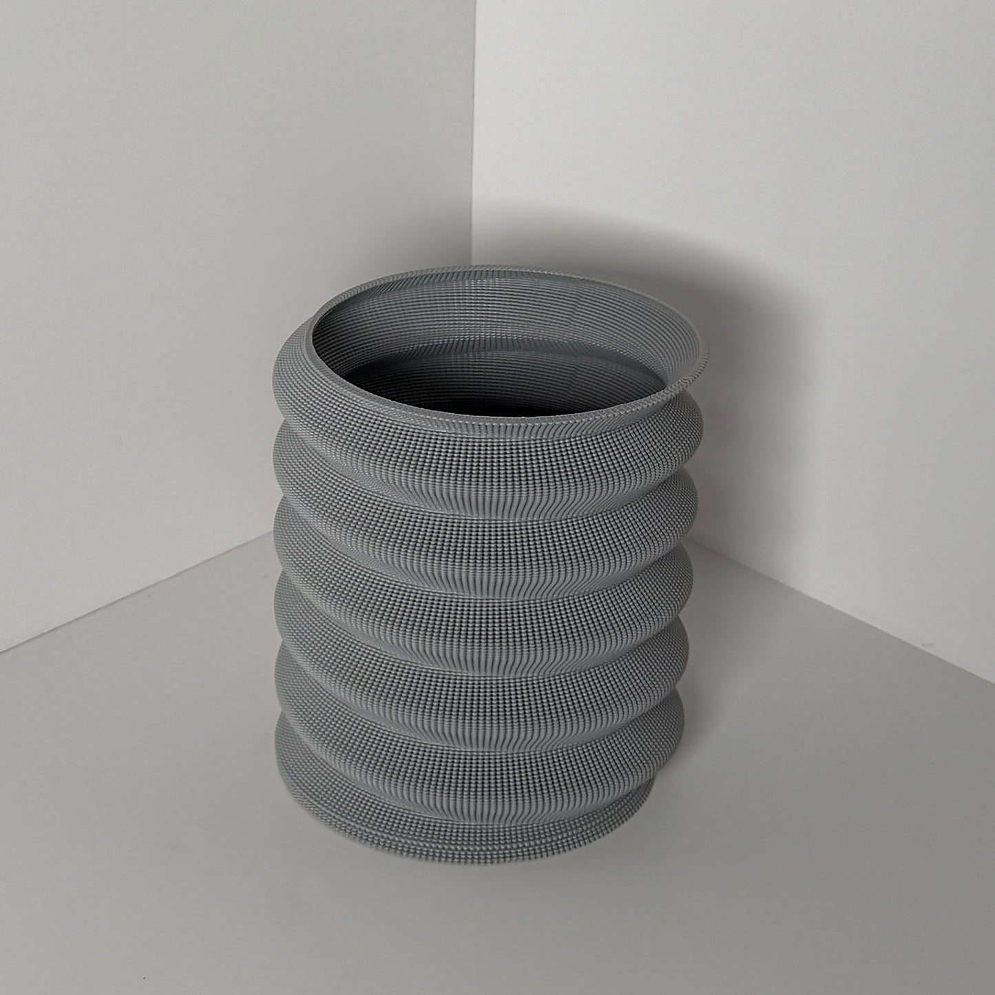 SWIRL PLANTER, SMALL - GREY